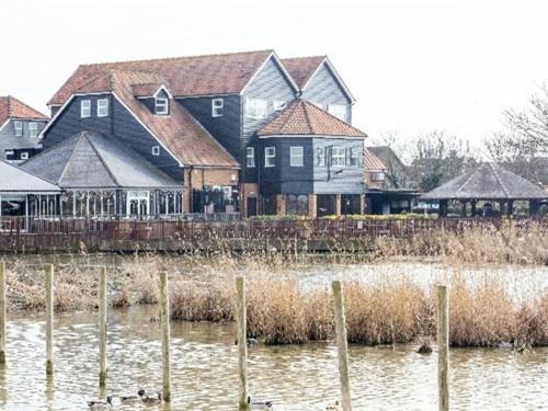 Oyster Fleet Hotel Canvey Island Exterior foto