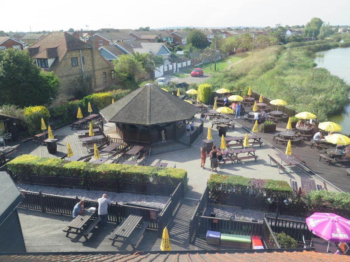 Oyster Fleet Hotel Canvey Island Exterior foto